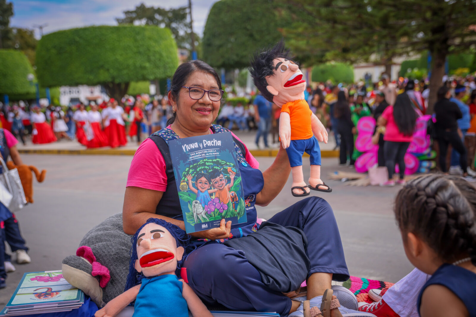 En el pasacalle conmemorativo por los 94 años de creación de los Jardines de Infancia, junto al PRONOEI de la UGEL-Moyobamba, reafirmando nuestra alianza estratégica por una Educación Ambiental con enfoque en la lectura y biodiversidad.
© Amazónicos por la Amazonía / Isabel Prieto
