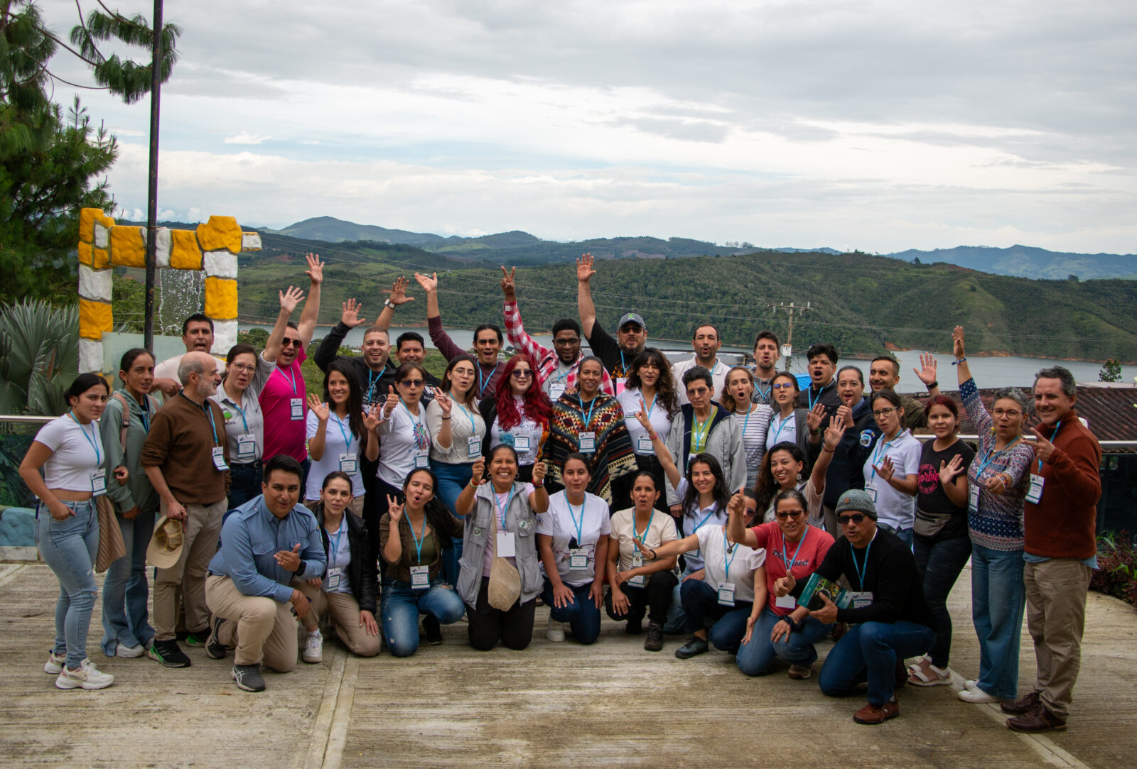 ©Nicolás Salamanca - Comunicaciones Corporación Biodiversa / Foto grupal de socios y socias en el primer día de Encuentro Nacional CEPF en Colombia