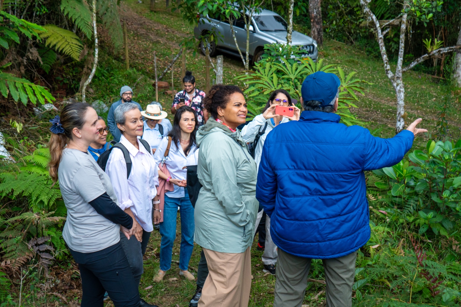 Bioemprendimientos participaron de la visita de la embajadora de Canadá, destacando la labor que se realiza en ‘El Porvenir’, donde se desarrollan iniciativas de turismo de naturaleza y científico, para la conservación de la biodiversidad.